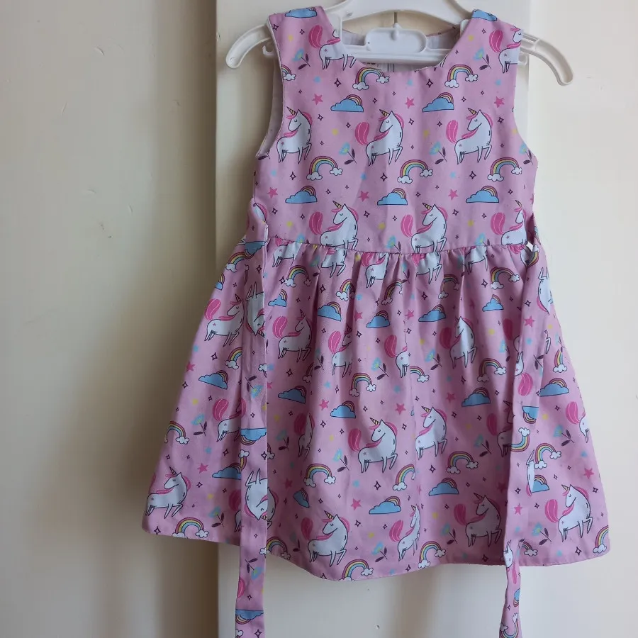 پیراهن دخترانه