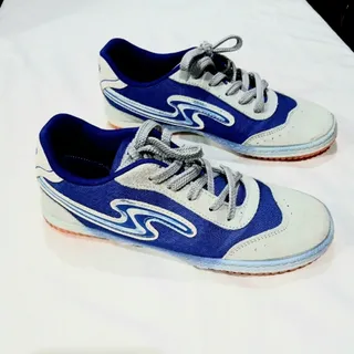 کفش کتانی سایز 42