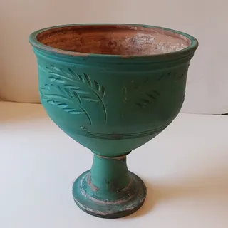 گلدان پایه دار