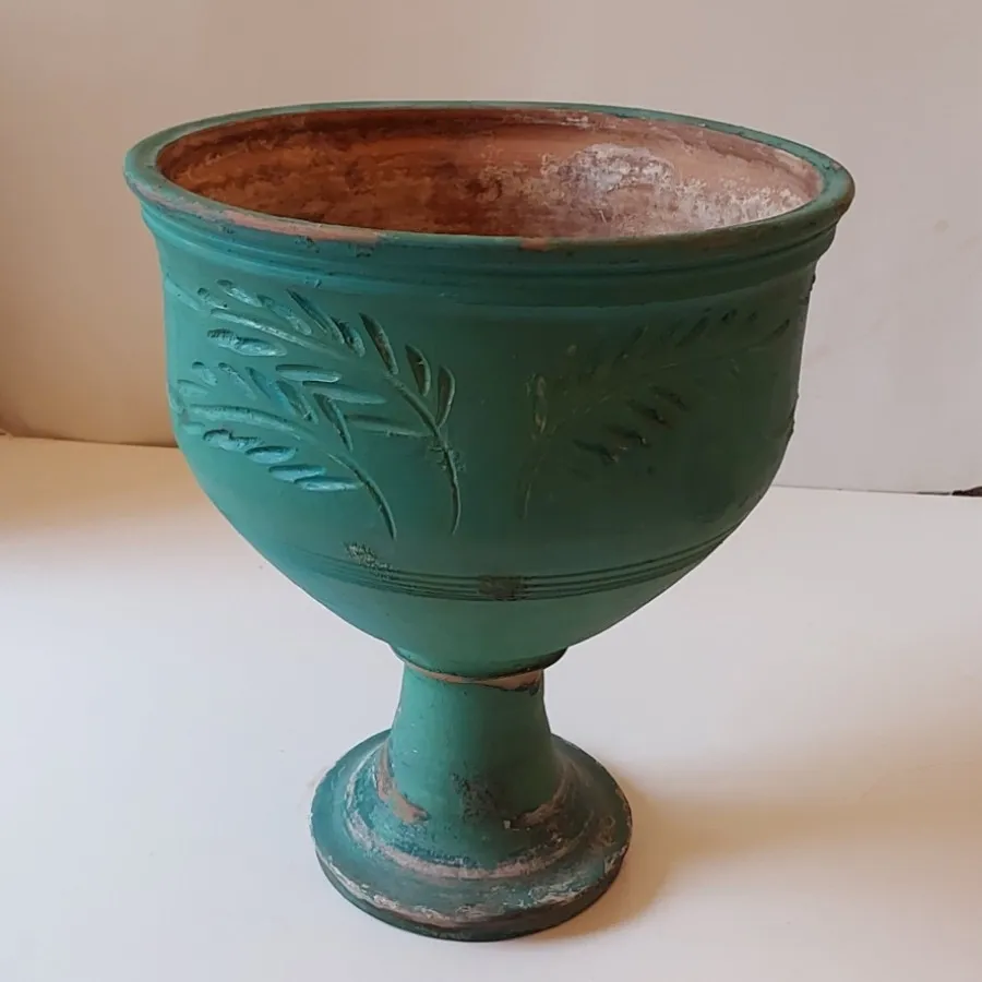 گلدان پایه دار