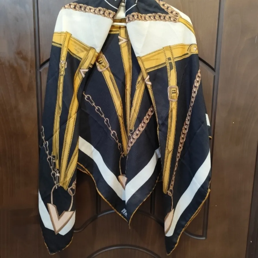 روسری نخی لوییویتون