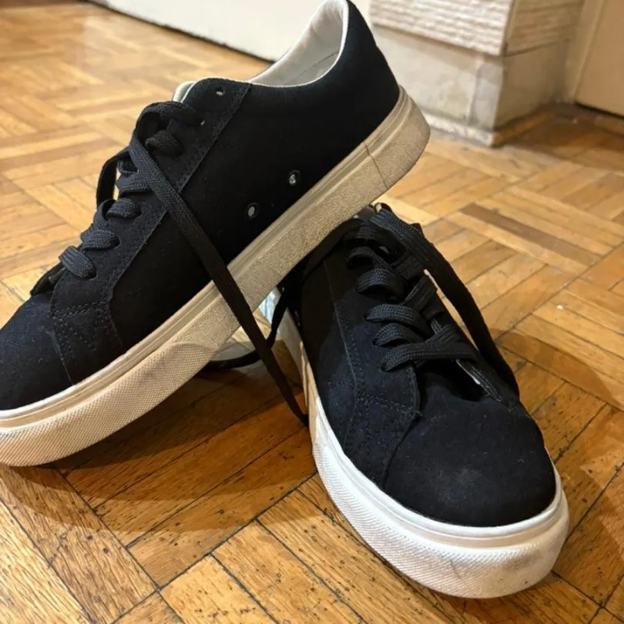 کفش  راحتی  مدل اسنیکرز