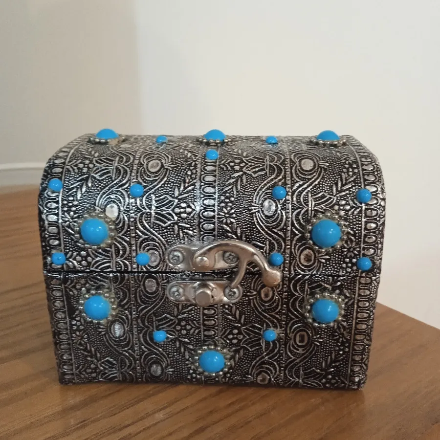 صندوقچه فلزی