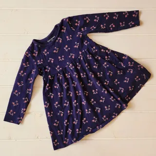 پیراهن بچگانه