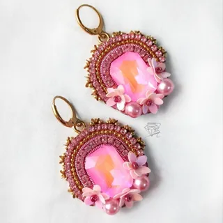 گوشواره جواهردوزی صورتی