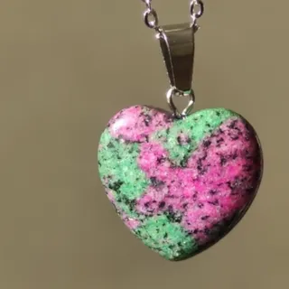 گردنبند قلب سنگی زیبا