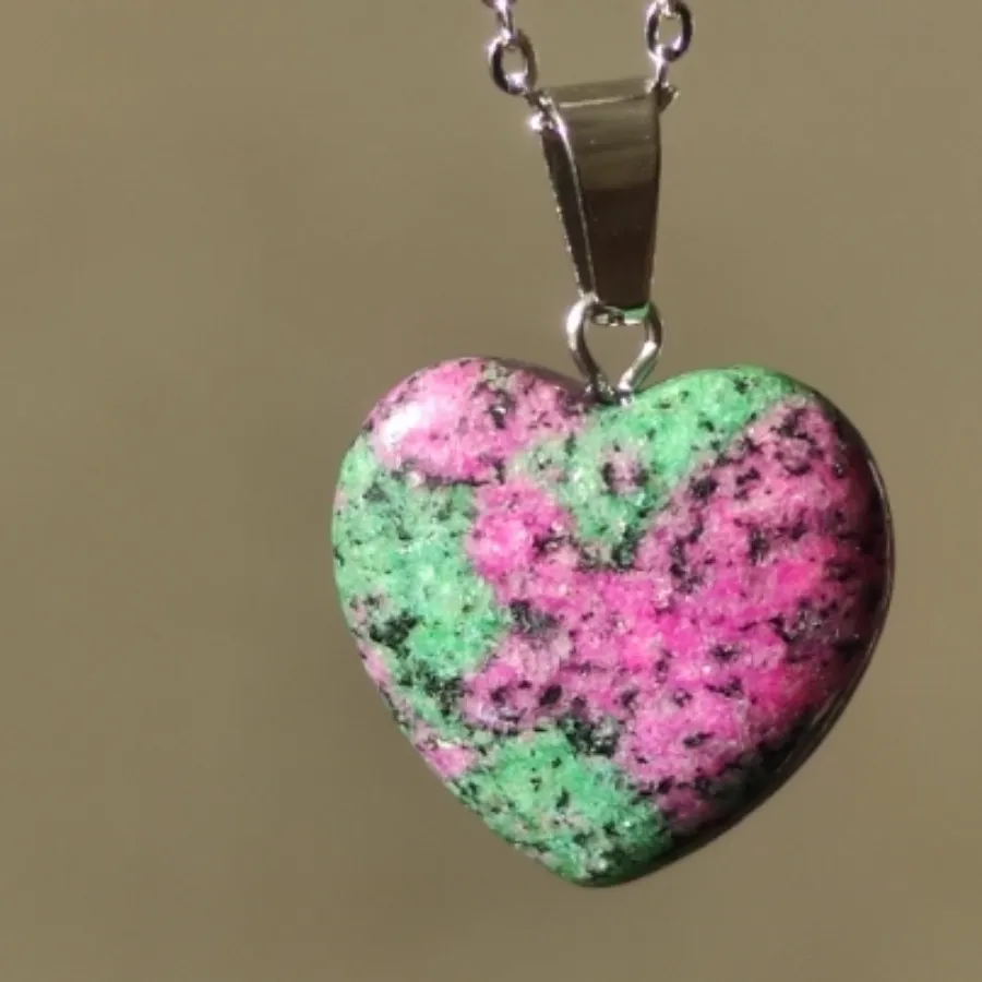 گردنبند قلب سنگی زیبا