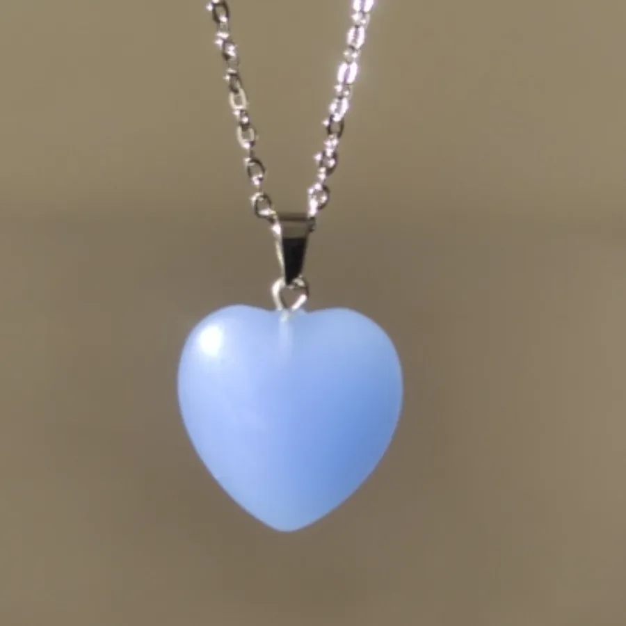 گردنبند زیبای قلب سنگی