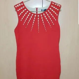 پیراهن قرمز