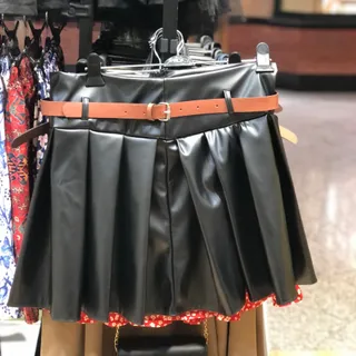 دامن کوتاه پلیسه چرم