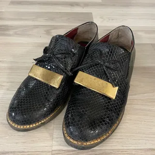 دوتا کفش باهم