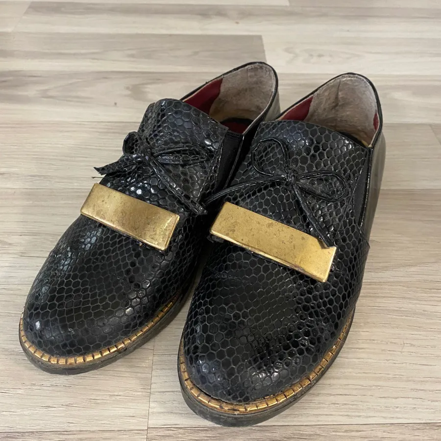 دوتا کفش باهم