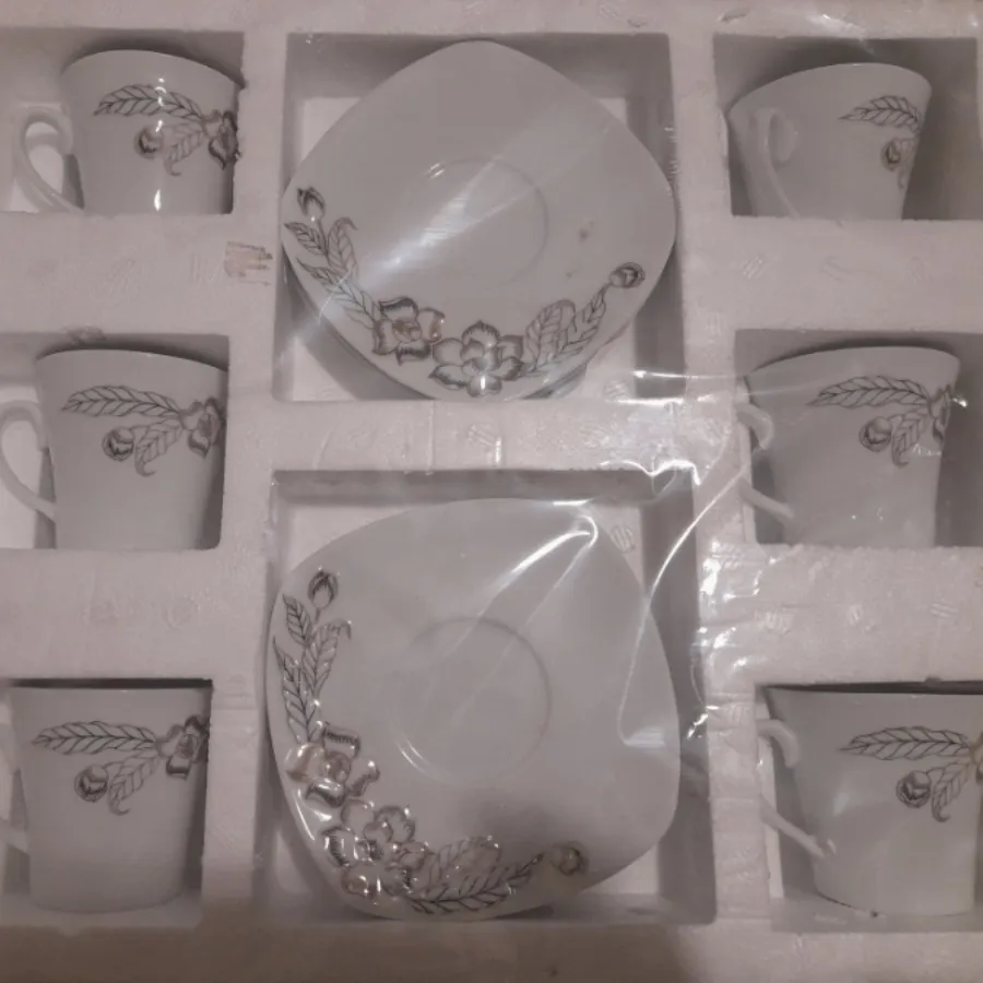 فنجان و نعلبکی چینی آکبند