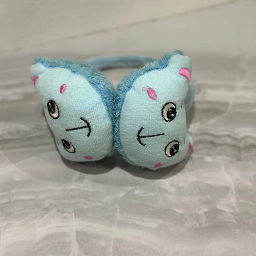 گوش‌گیر زمستانی عروسکی