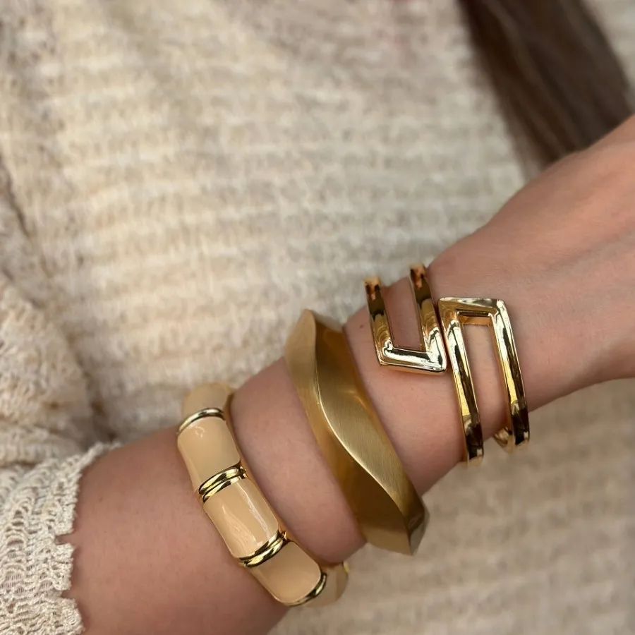 بنگل های طلایی رنگ