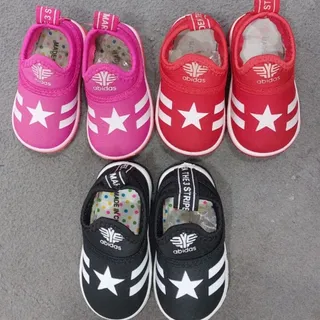 کفش بچه گانه