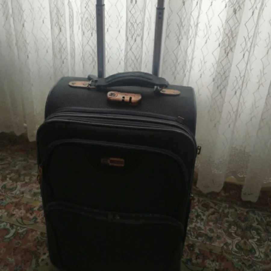 چمدان مسافرتی