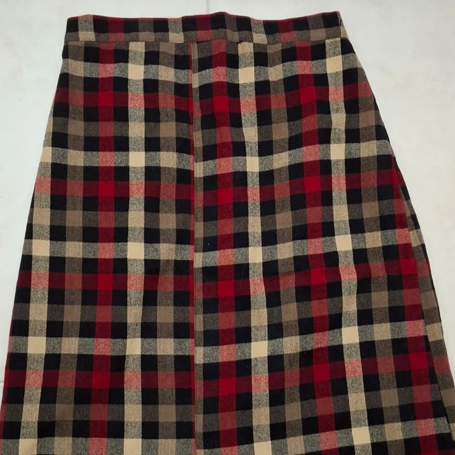 دامن جنس پشمی