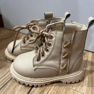 بوت بچه گانه