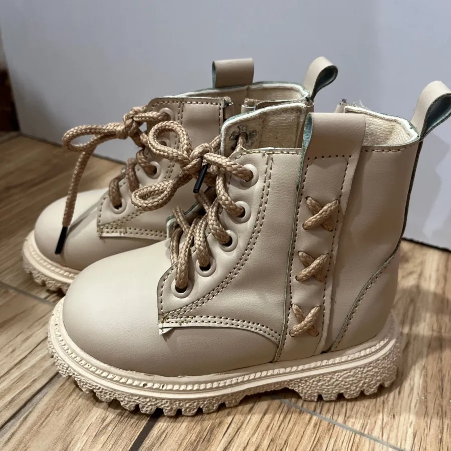 بوت بچه گانه