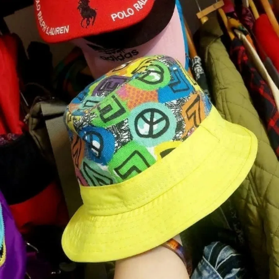 کلاه باکت
خارجی
جینگولکی