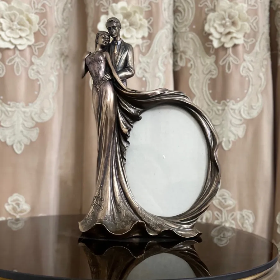 مجسمه قاب عکس