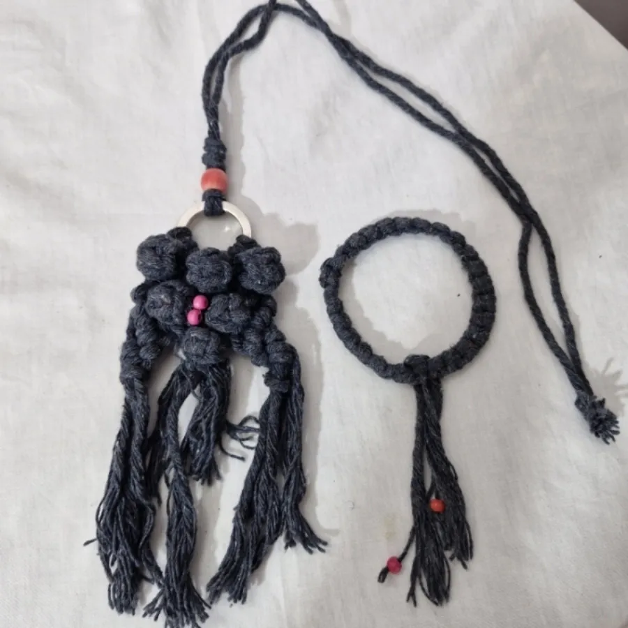 گردنبند و النگو زنانه