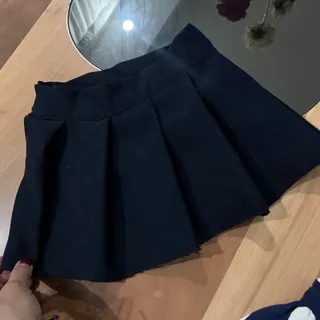 دامن. کوتاه پلیسه