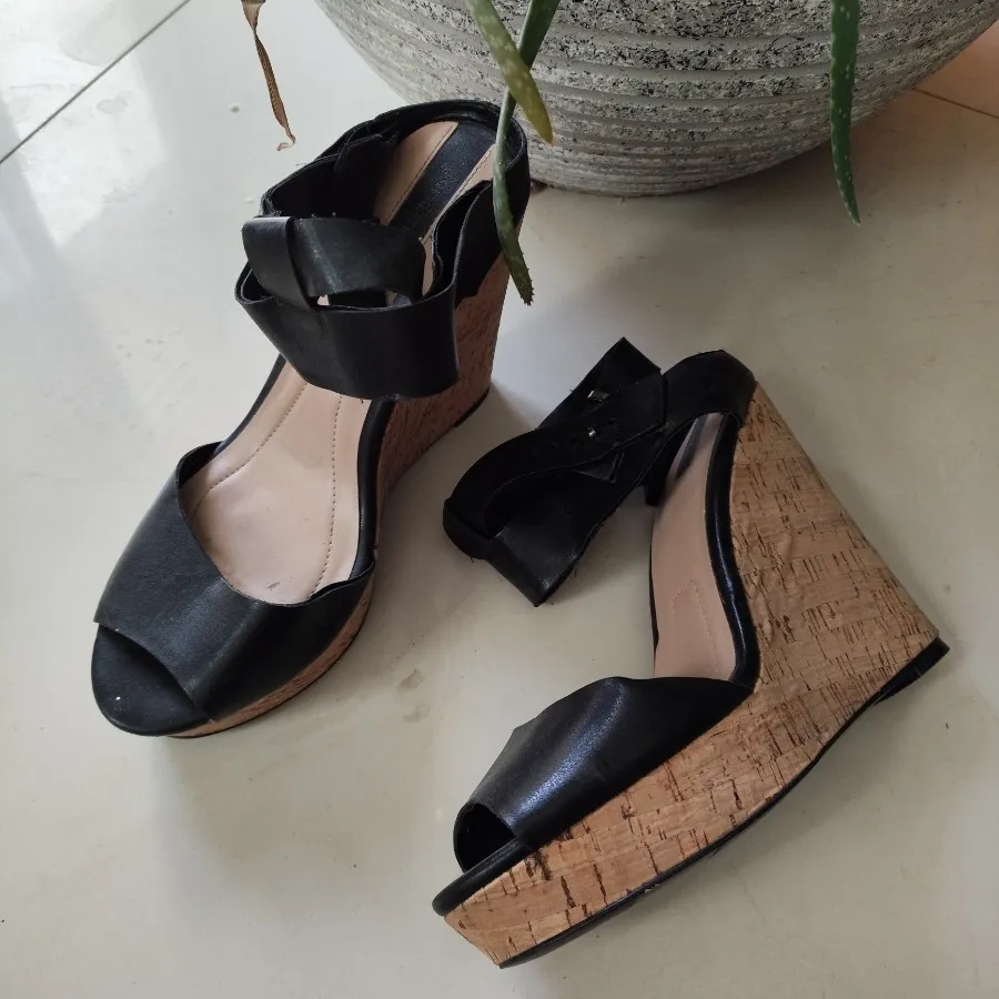 دو جفت کفش مجلسی زارا