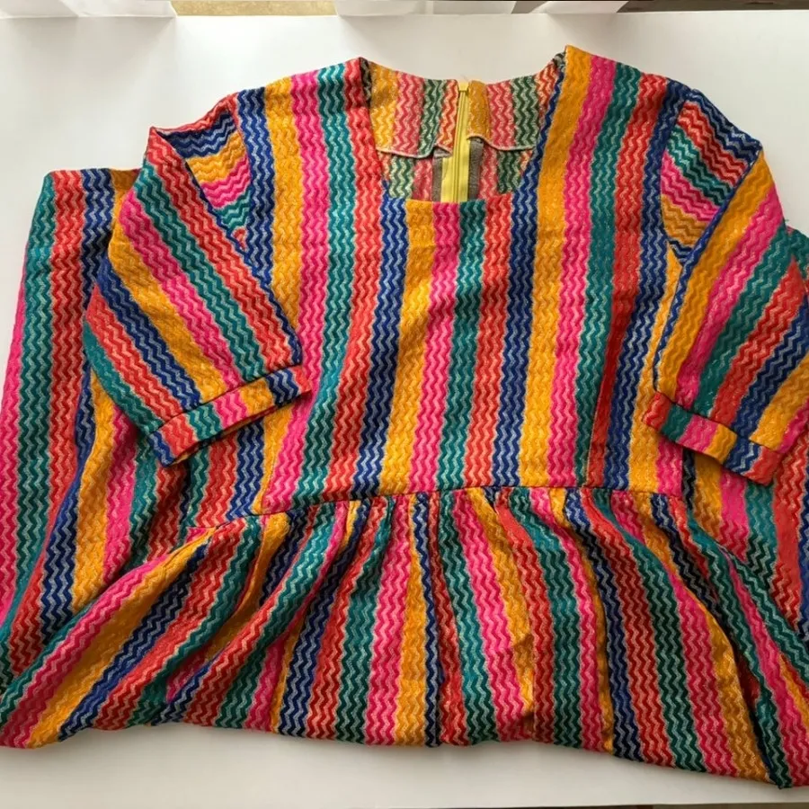 پیراهن رنگارنگ