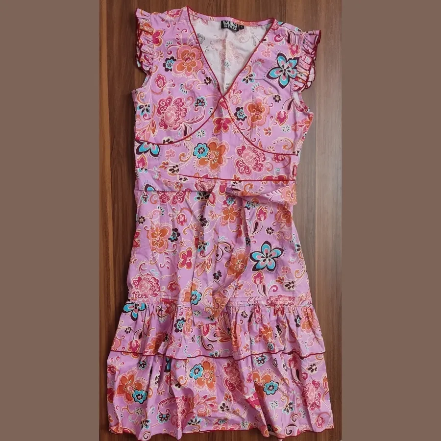 پیراهن صورتی گلگلی