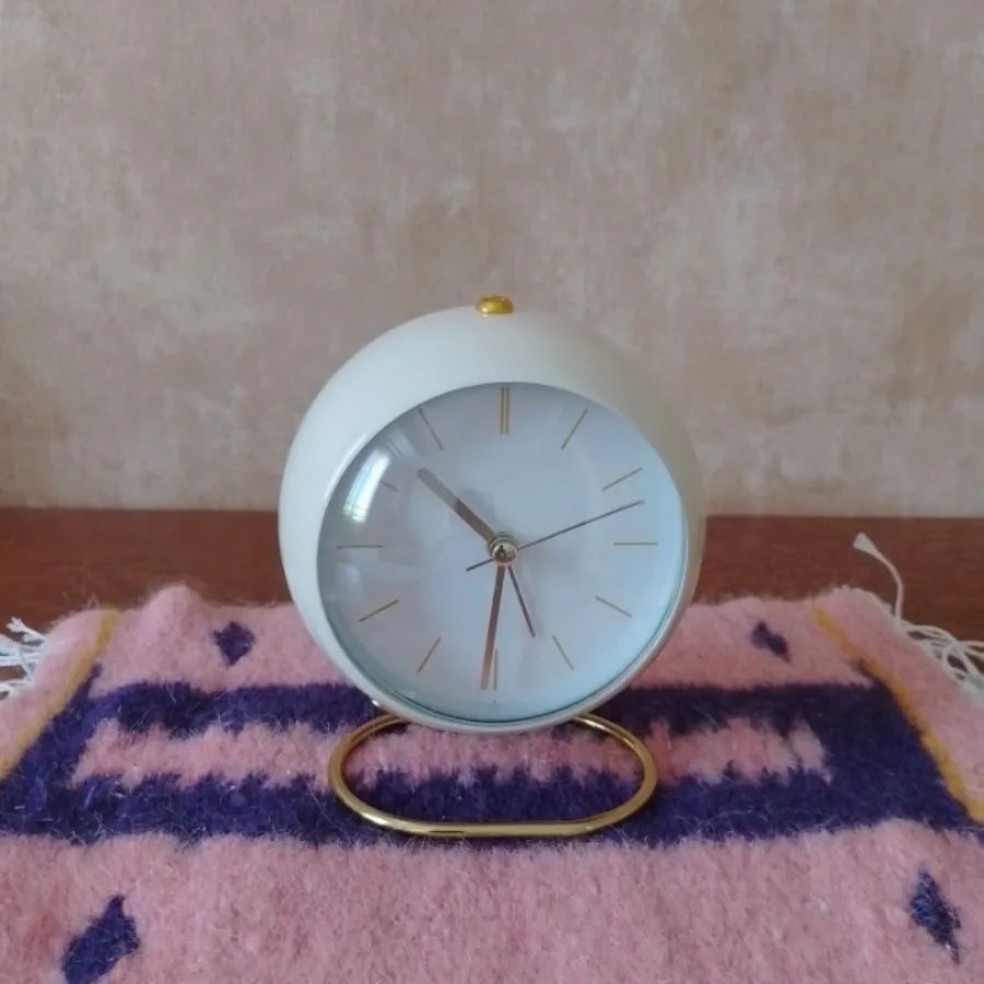 ساعت رومیزی