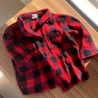 پیراهن قرمز نوزادی