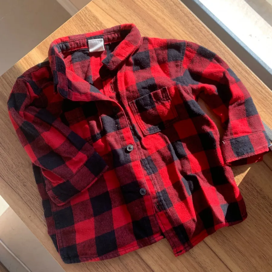 پیراهن قرمز نوزادی