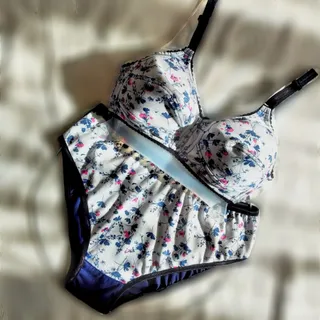 ست لباس زیر زنانه