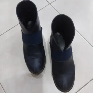 نیم بوت سرمه ای