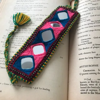 دستبند سوزن دوزی