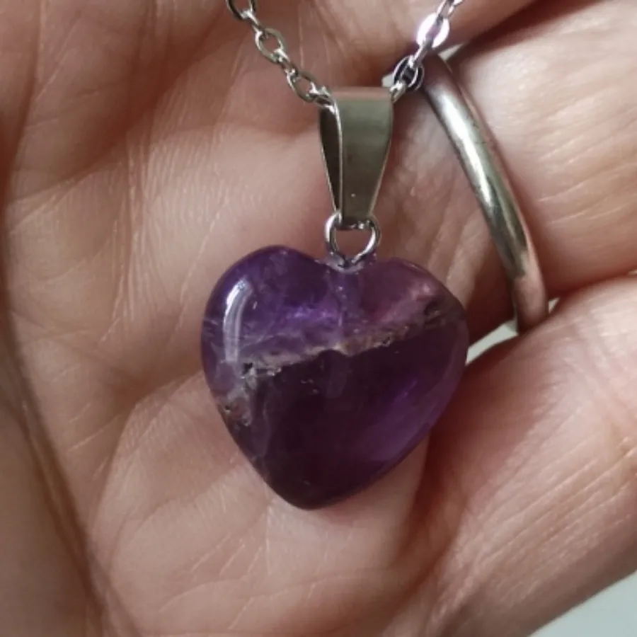 گردنبند زیبای قلب سنگی