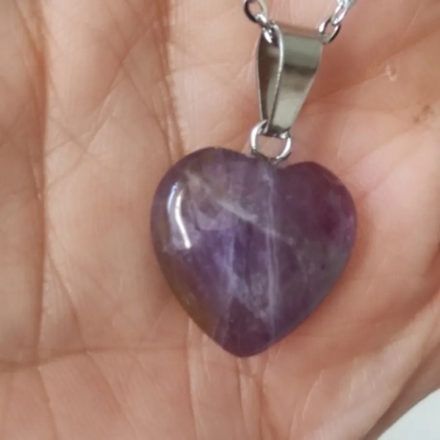 گردنبند زیبای قلب سنگی