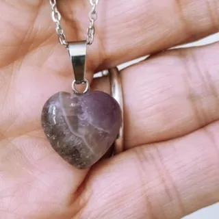 گردنبند زیبای قلب سنگی