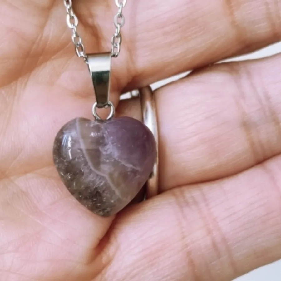 گردنبند زیبای قلب سنگی