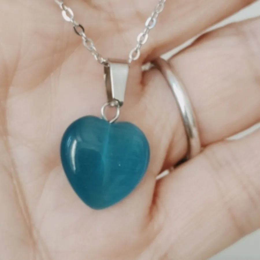 گردنبند زیبای قلب سنگی