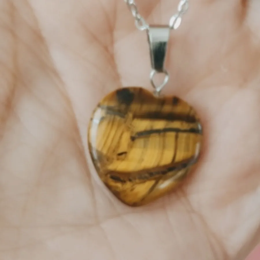 گردنبند زیبای قلب سنگی