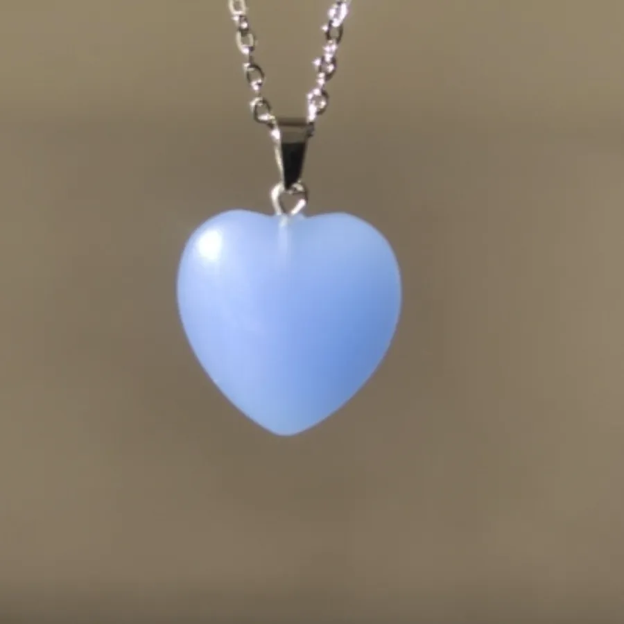 گردنبند زیبای قلب سنگی