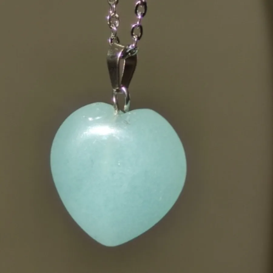 گردنبند زیبای قلب سنگی