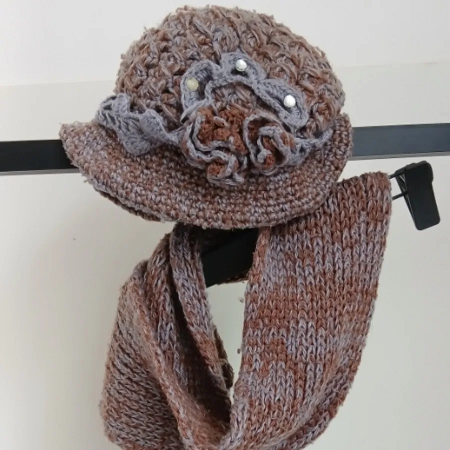 کلاه و شال گردن