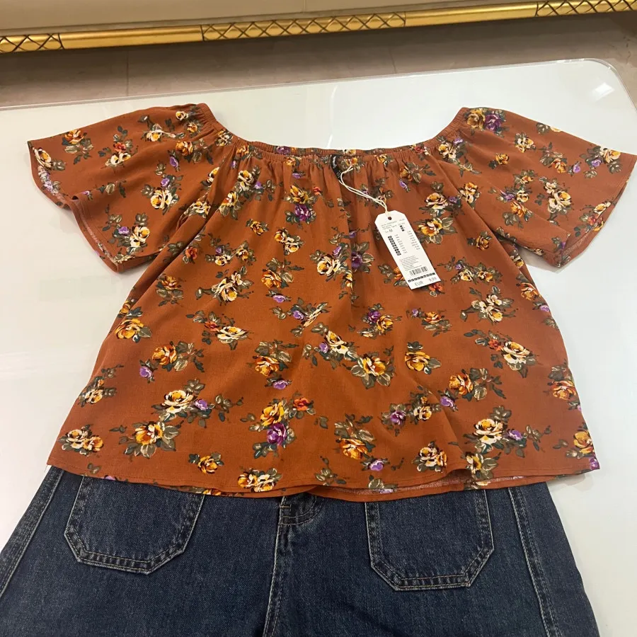 بلوز شولدرآفstradivarius