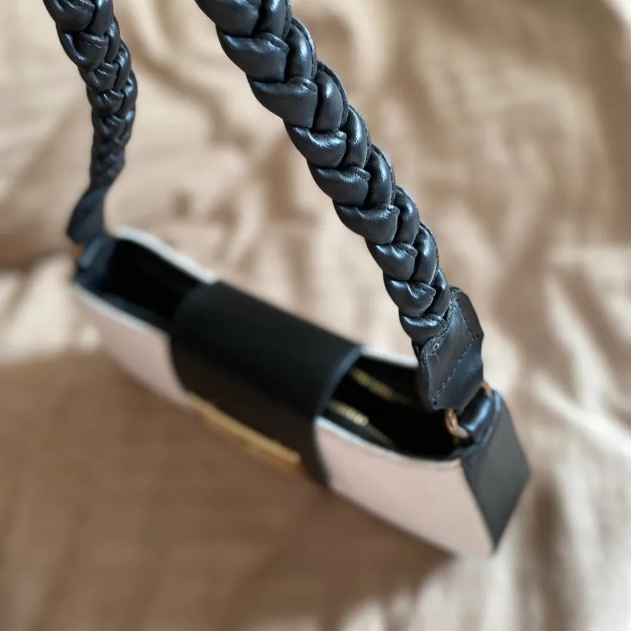 کیف سفید مشکی