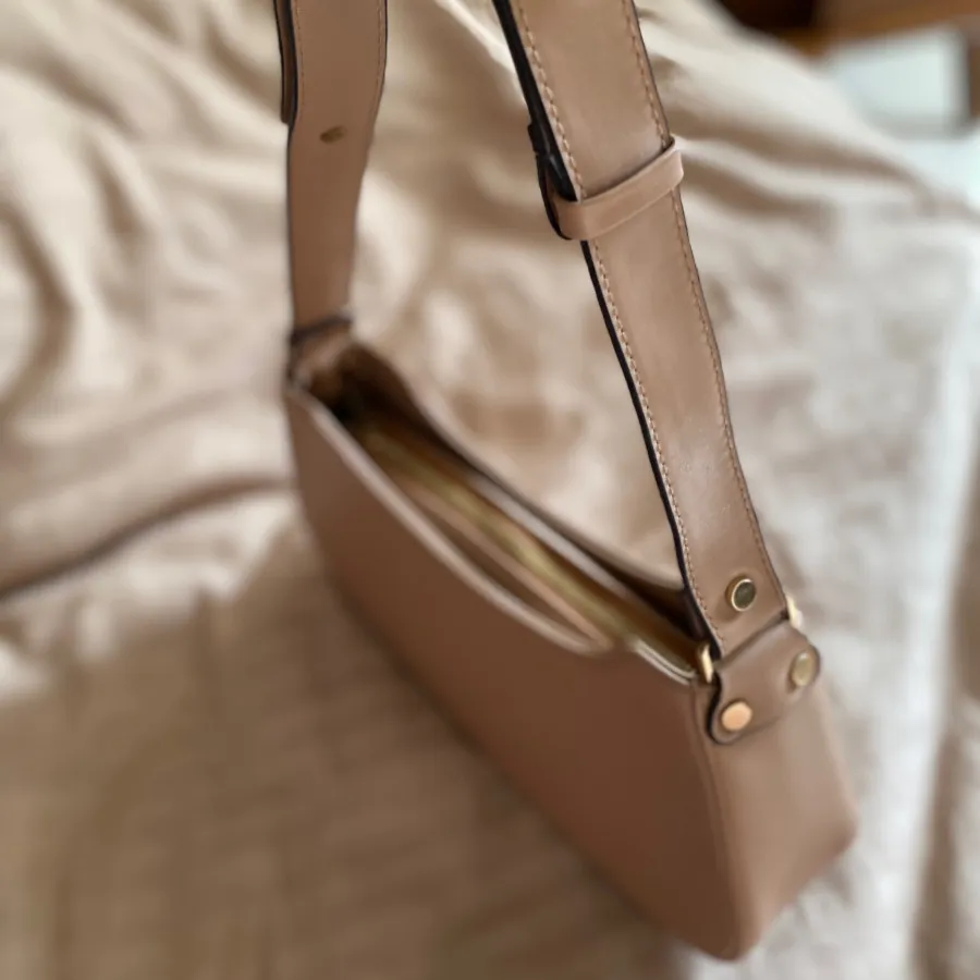 کیف زنانه کرم رنگ