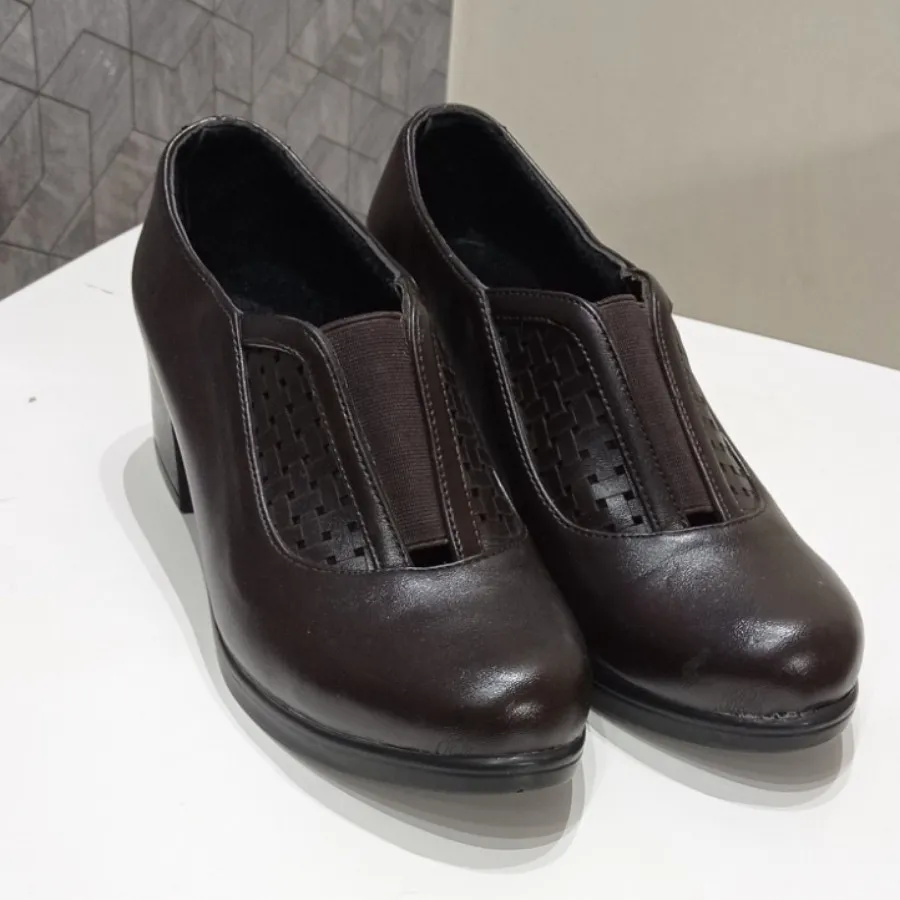 کفش چرم زنانه